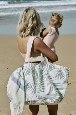 Online OZtrail Beach Tote - Palm Cove Green