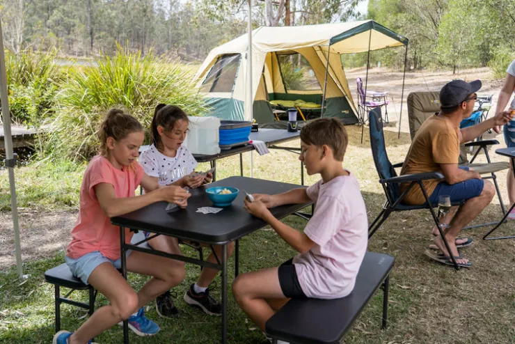 Online OZtrail Ironside Picnic Set